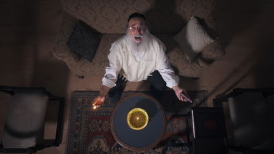 משה חליפה בסינגל קליפ חדש: "יש עולם הבא"