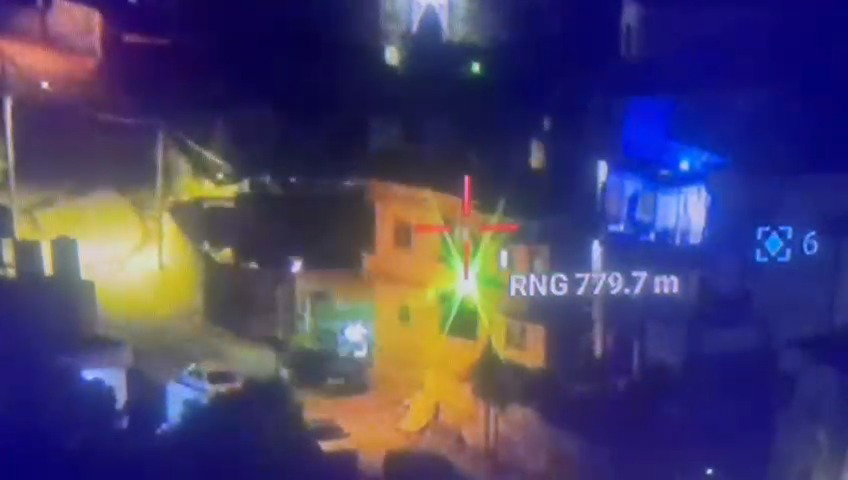 הפלסטיני מסנוור את הנהגים