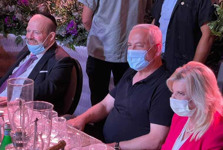 בני הזוג נתניהו ודדי גראוכר ז"ל, לפני כשנתיים