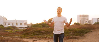 נהוראי מלאכי בסינגל חדש: "מתקרב אליך"