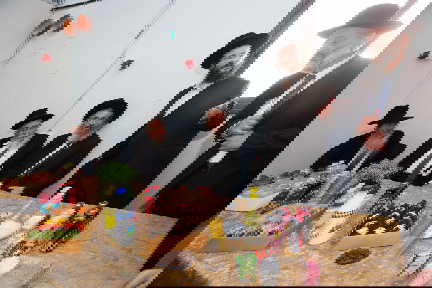 מעמד קביעת מזוזה במבנה שלוחת הסמינר הישן