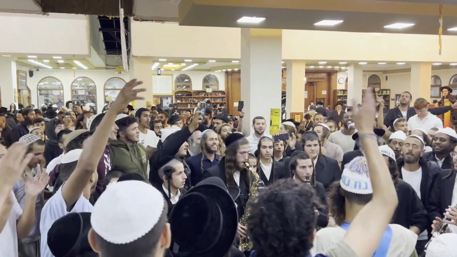 התפילות והריקודים באומן