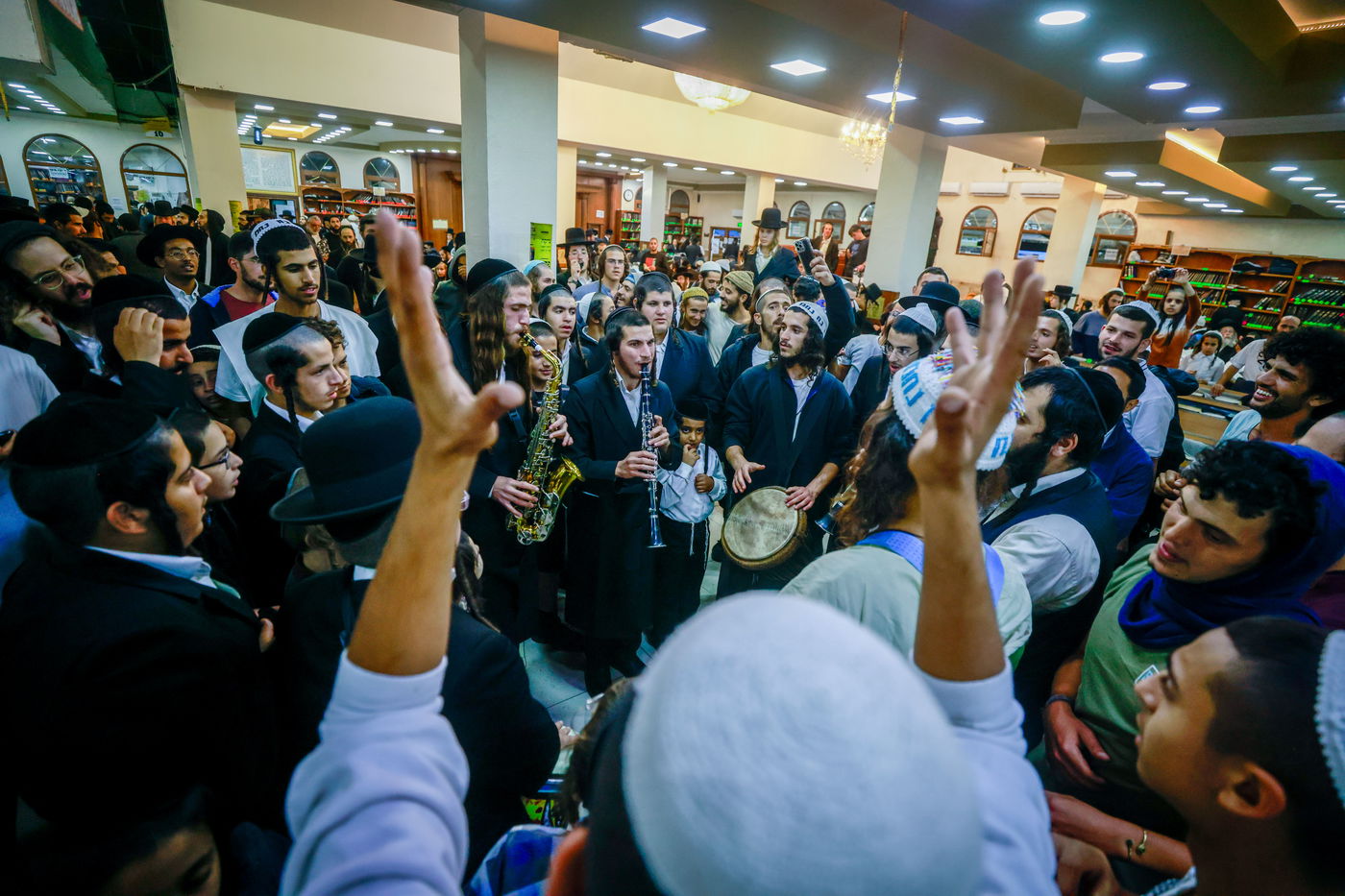 איזו אווירה! אלפים כבר הגיעו לאומן | תיעוד מיוחד