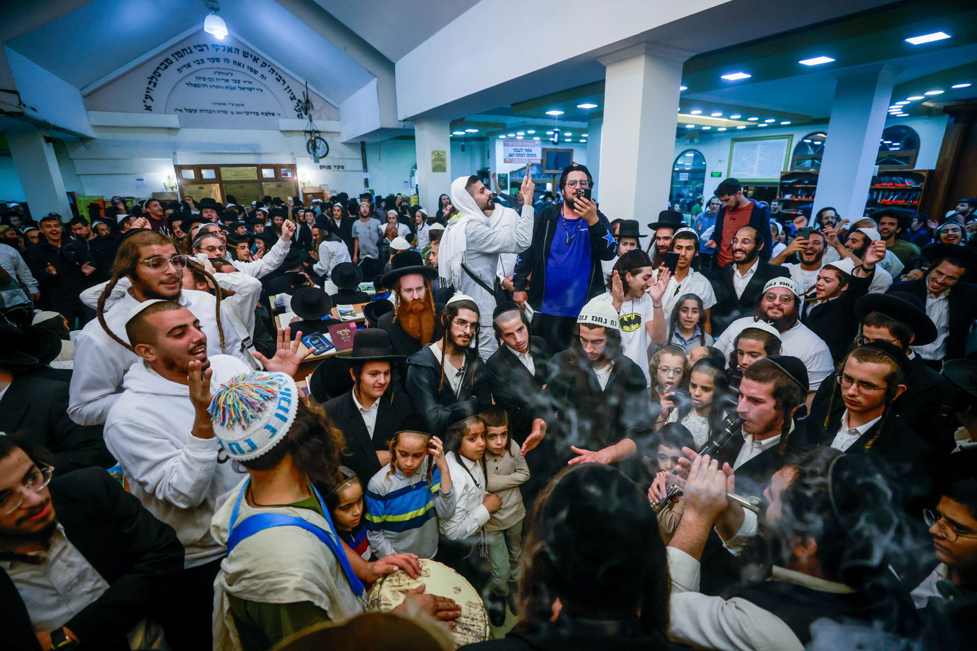 אומן, אתמול