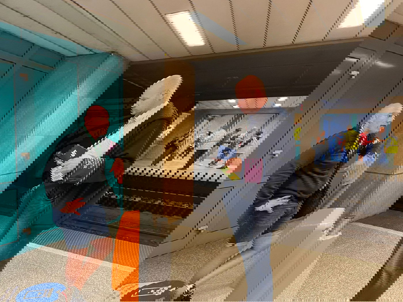 שני הפקחים התוקפים 