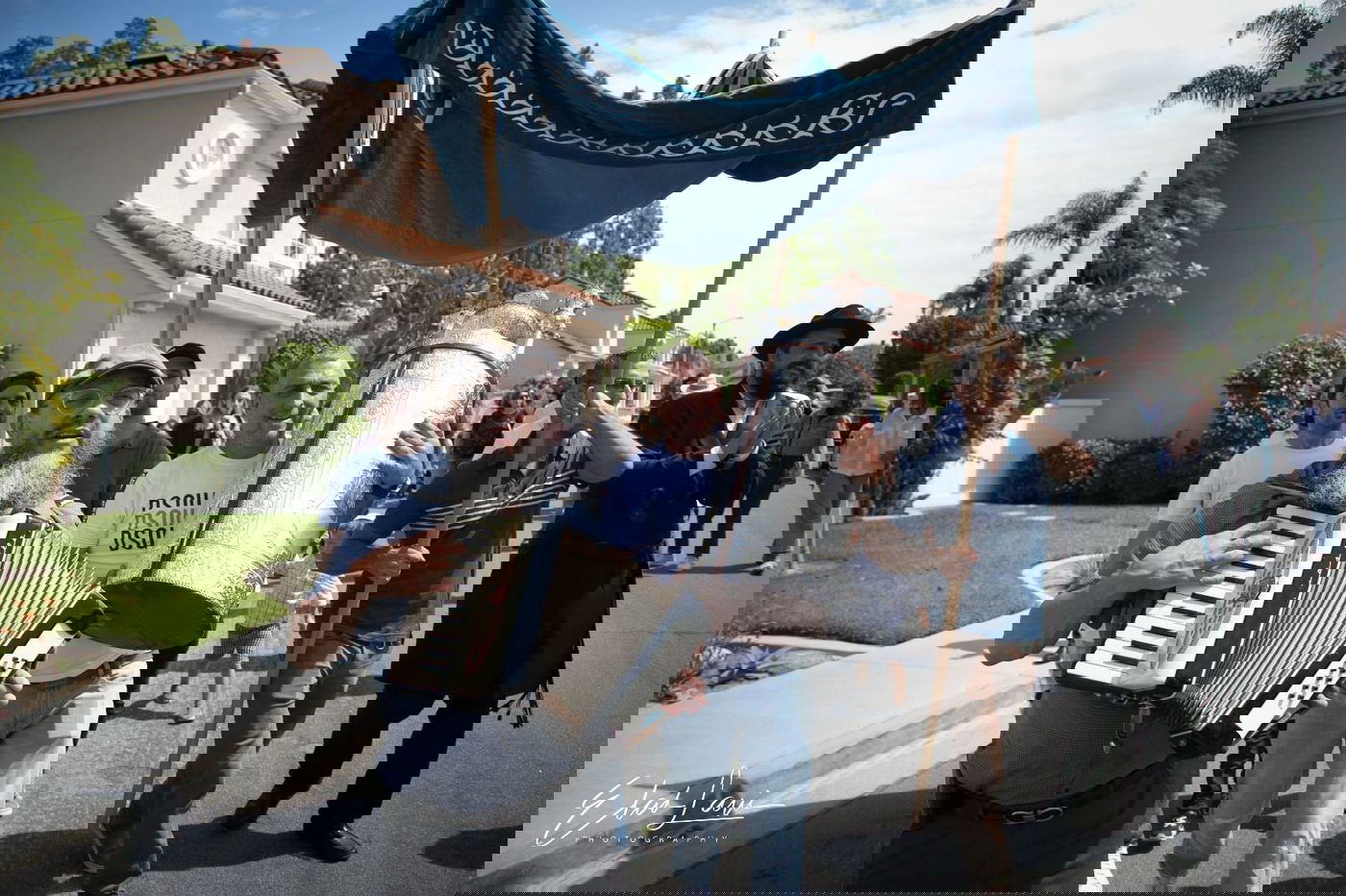 אירוע נדיר: כך נראתה הכנסת ספר תורה בעיר אירווין, קליפורניה | תיעוד 