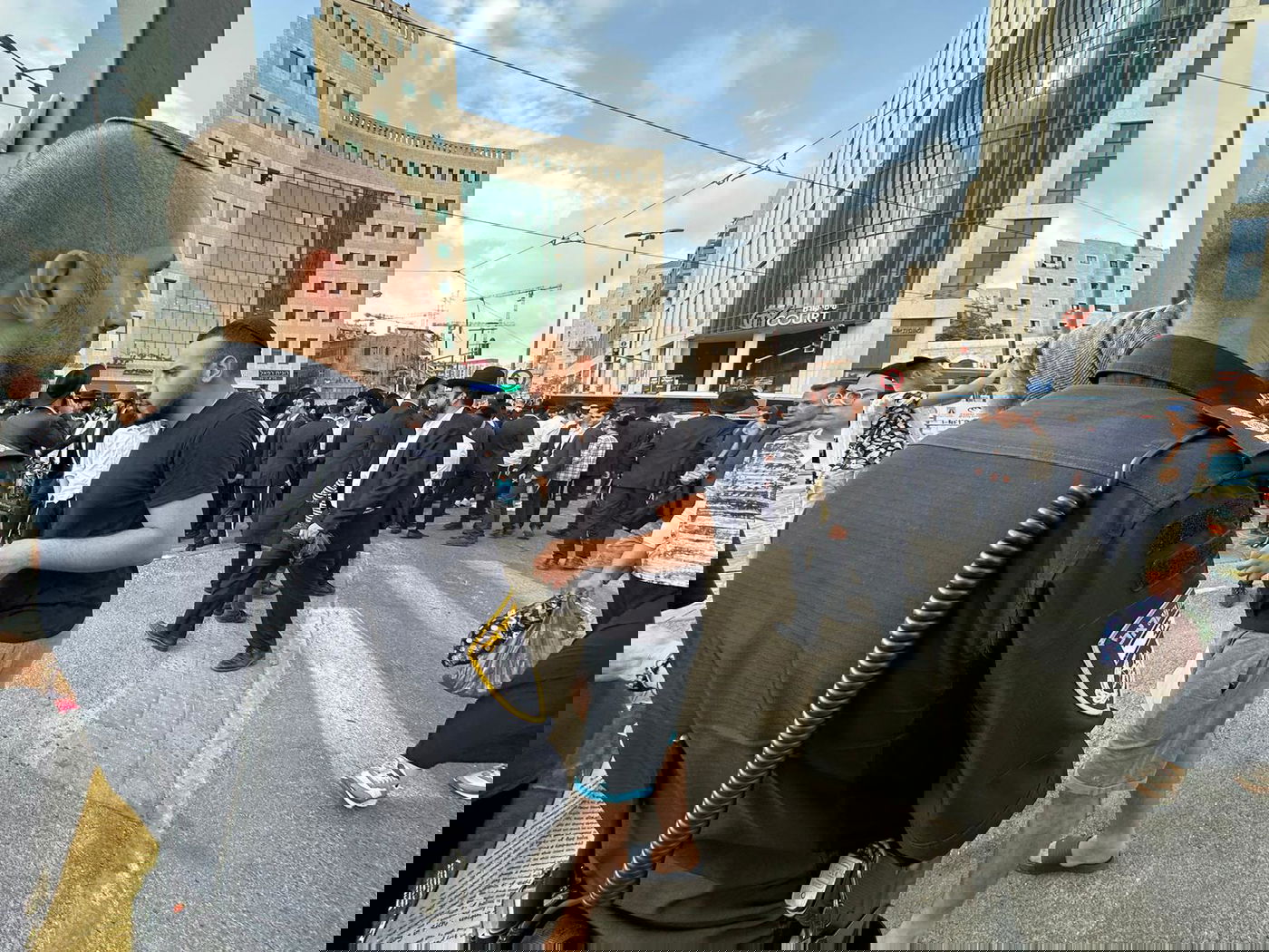 הפגנה סוערת של ה'פלג': מפגינים התעמתו עם שוטרים וצירי תנועה נחסמו, 2 נעצרו