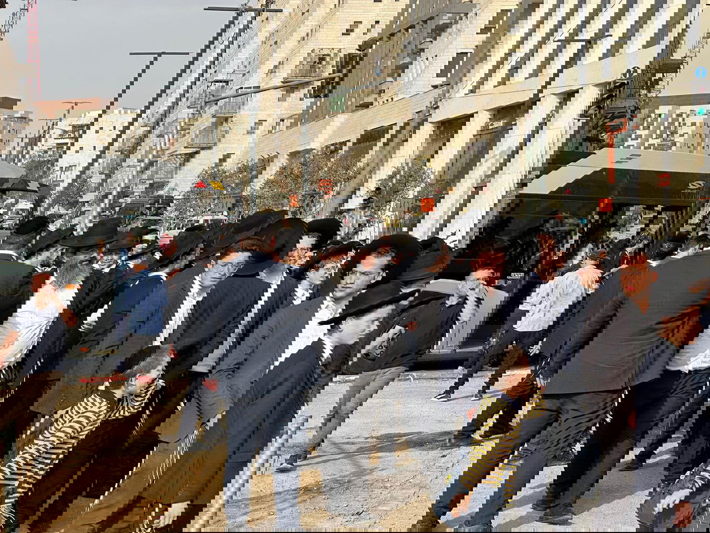 הפגנה סוערת של ה'פלג': מפגינים התעמתו עם שוטרים וצירי תנועה נחסמו, 2 נעצרו