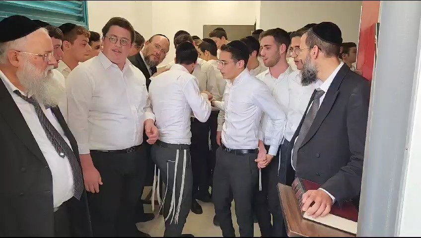 צפו בהתרגשות הגדולה של תלמידי הישיבה