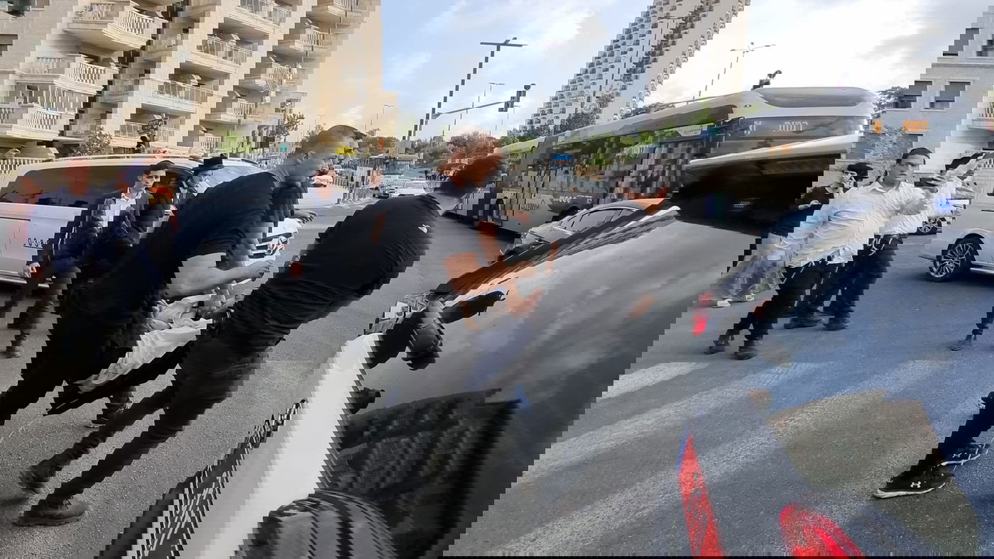 הפגנה סוערת של ה'פלג': מפגינים התעמתו עם שוטרים וצירי תנועה נחסמו, 2 נעצרו