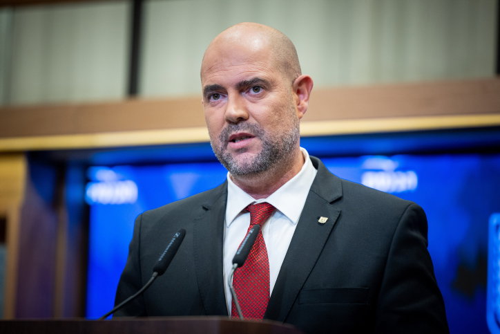 אמיר אוחנה