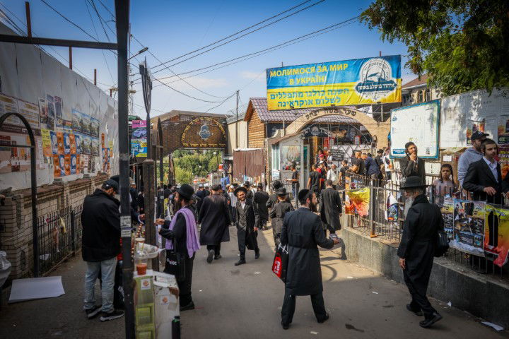המראות והקולות, הריקודים והתפילות | תיעוד מה'קיבוץ' באומן