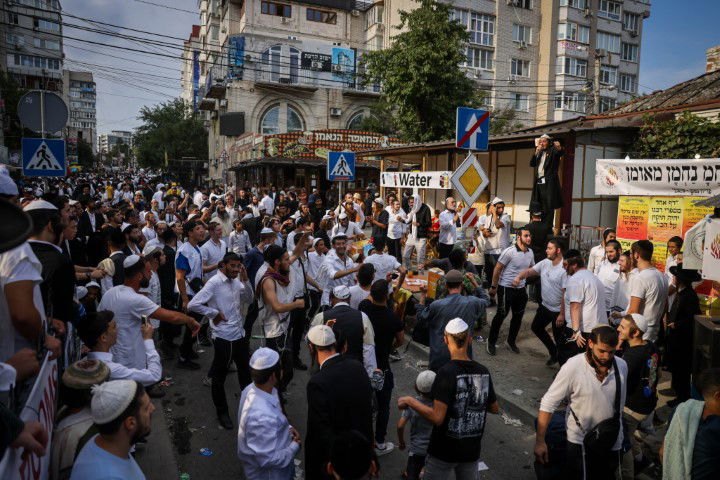 המראות והקולות, הריקודים והתפילות | תיעוד מה'קיבוץ' באומן