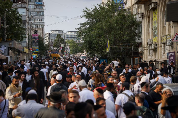 המראות והקולות, הריקודים והתפילות | תיעוד מה'קיבוץ' באומן