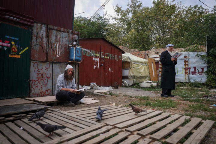 המראות והקולות, הריקודים והתפילות | תיעוד מה'קיבוץ' באומן
