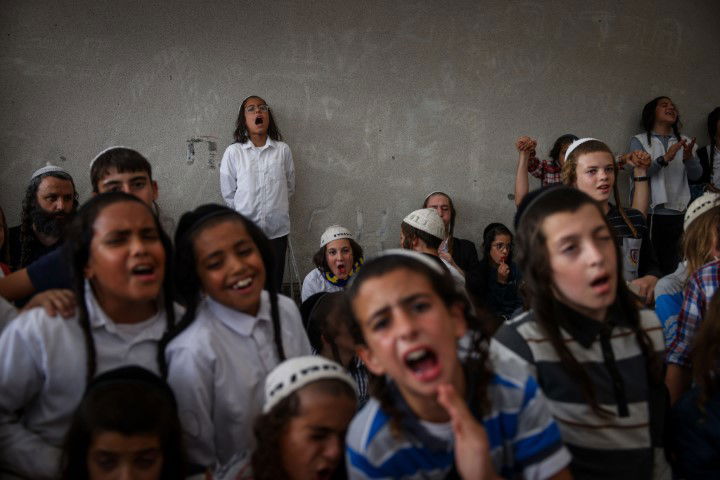 המראות והקולות, הריקודים והתפילות | תיעוד מה'קיבוץ' באומן