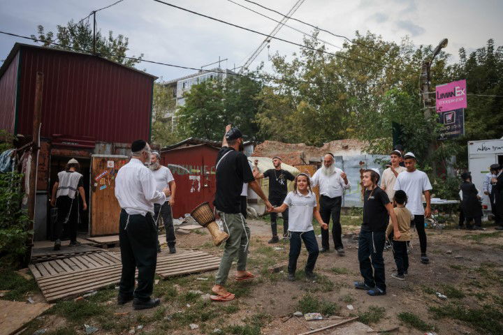 המראות והקולות, הריקודים והתפילות | תיעוד מה'קיבוץ' באומן