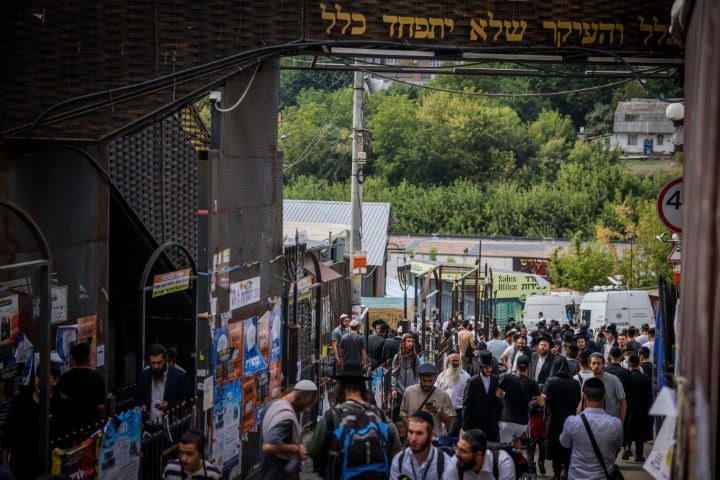 המראות והקולות, הריקודים והתפילות | תיעוד מה'קיבוץ' באומן