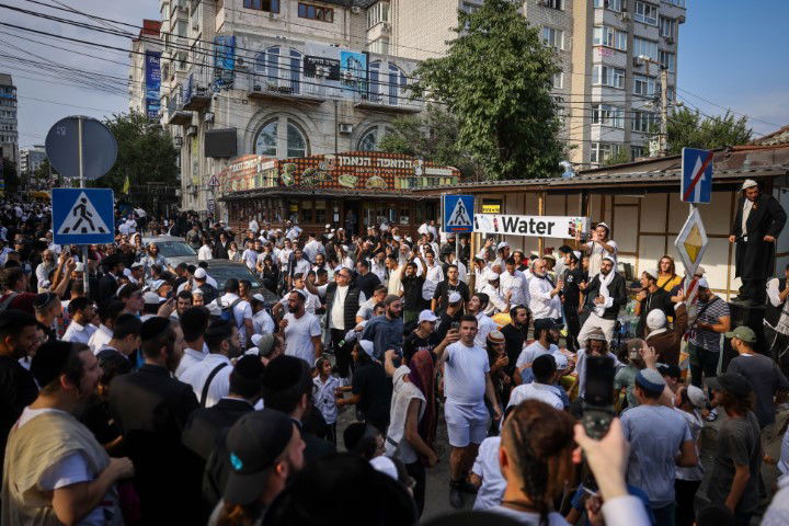 המראות והקולות, הריקודים והתפילות | תיעוד מה'קיבוץ' באומן