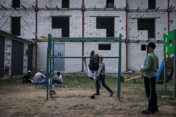 המראות והקולות, הריקודים והתפילות | תיעוד מה'קיבוץ' באומן