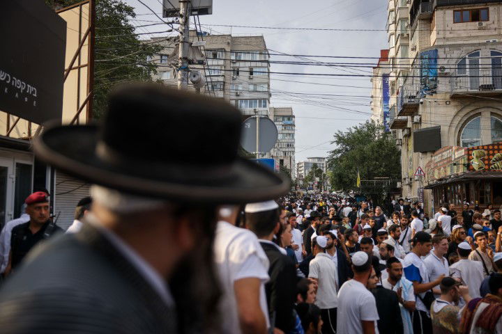 המראות והקולות, הריקודים והתפילות | תיעוד מה'קיבוץ' באומן