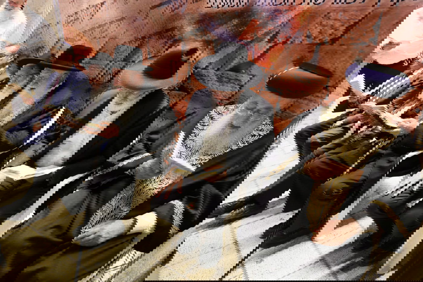 ערב ראש השנה: רבבות השתתפו במעמד הסליחות בכותל המערבי | רַחֵם עָלֵינוּ