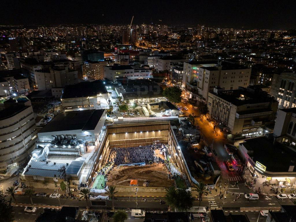 הנחת אבן הפינה למרכז העולמי ויז'ניץ