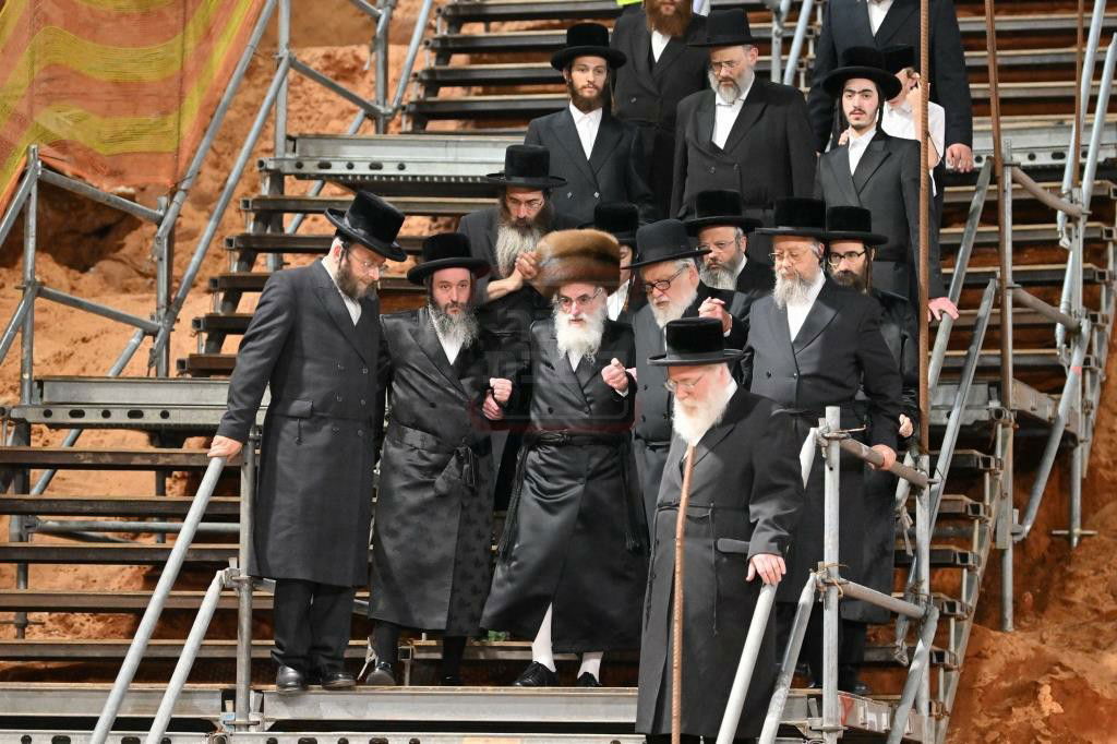 הנחת אבן הפינה למרכז העולמי ויז'ניץ