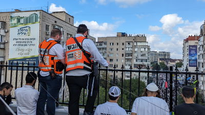 פרמדיקים באומן, השבוע