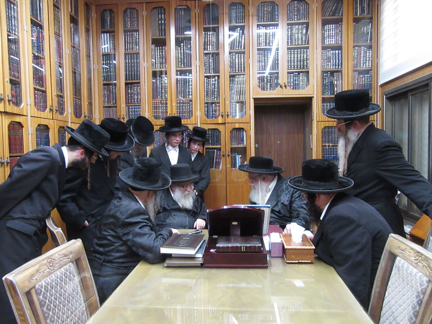 גאב''ד מאקווא 'א ואחיו גאב''ד מאקווא אשדוד 'א בקו''פ בשבוע של ראש השנה