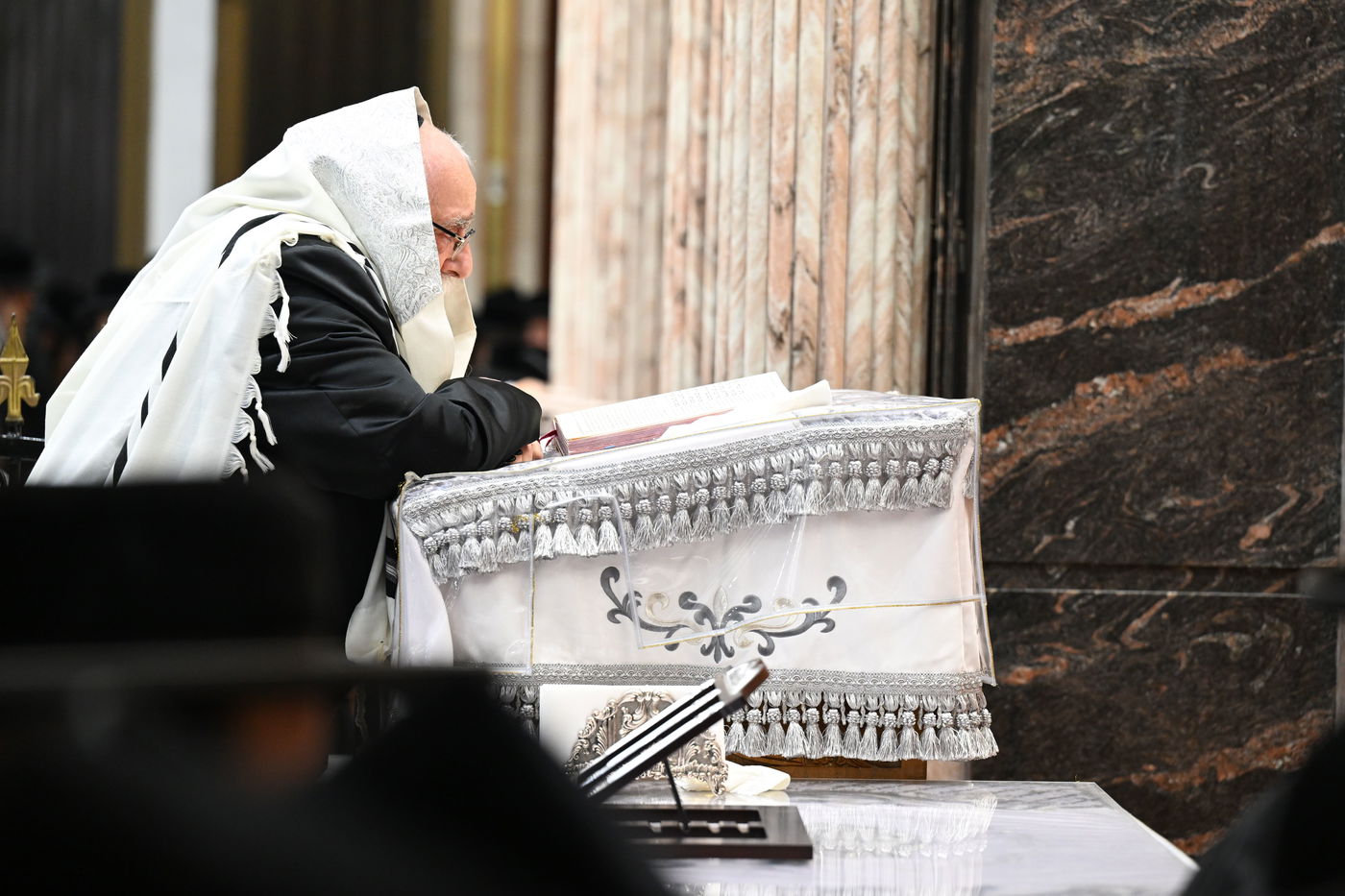 סליחות 'זכור ברית' ערב ראש השנה בהיכל המתיבתא