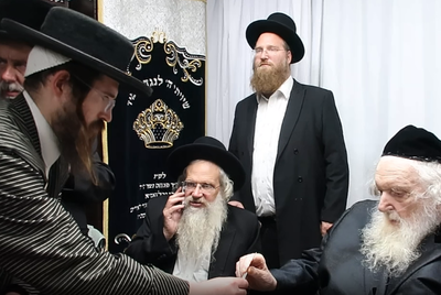 בבדיקת הסכינים