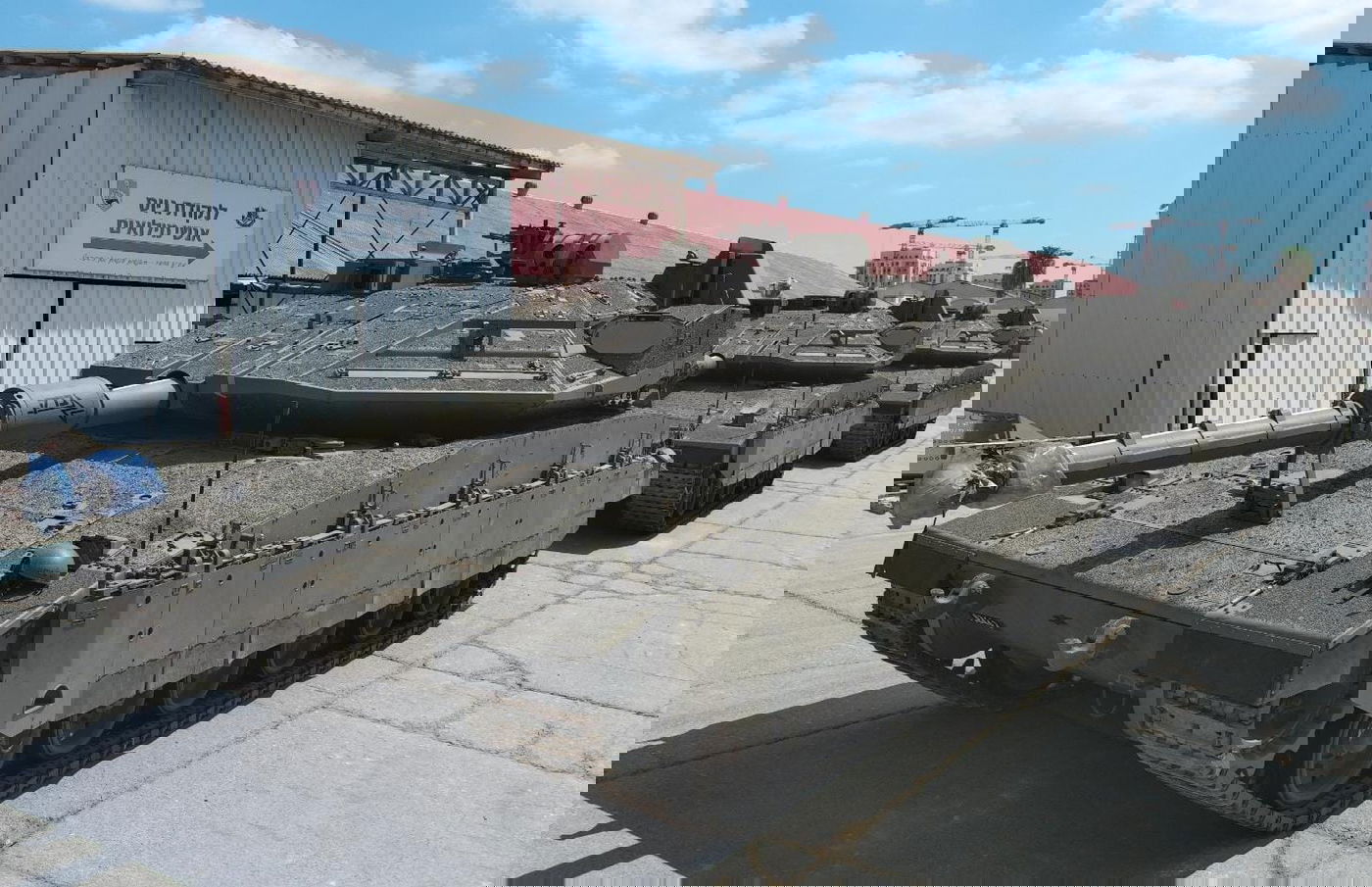 מסכי מולטי־טאץ', משלב בינה מלאכותית ו"בלתי שביר" | טנק 'הברק' העתידי של צה"ל נחשף