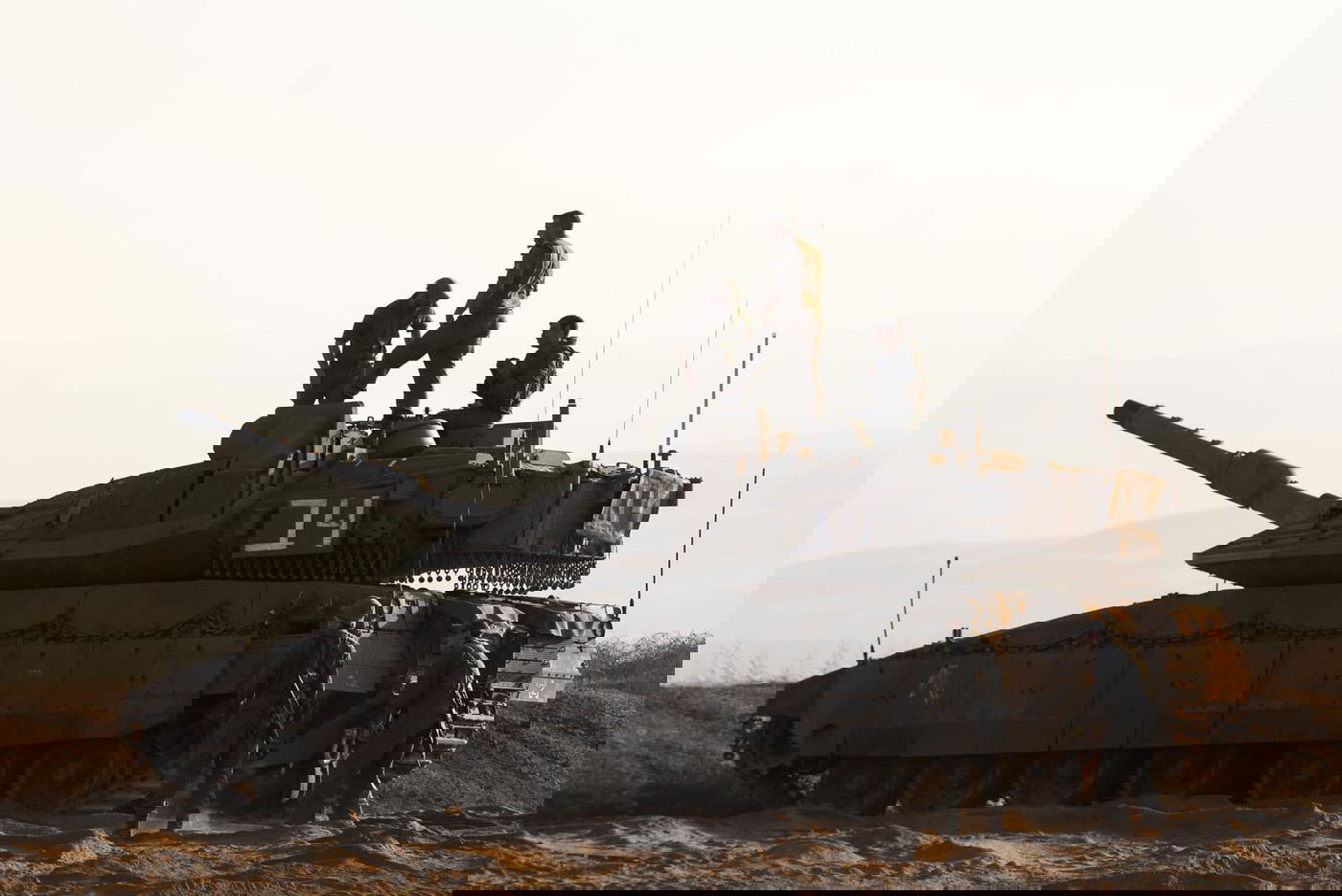 מסכי מולטי־טאץ', משלב בינה מלאכותית ו"בלתי שביר" | טנק 'הברק' העתידי של צה"ל נחשף