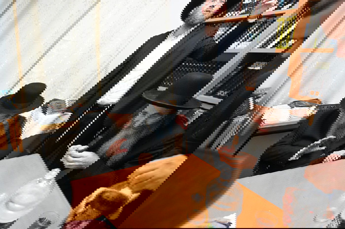 ראש הישיבה הגר"ד לנדו בשיעור ודברי חיזוק בישיבת מיר | תיעוד