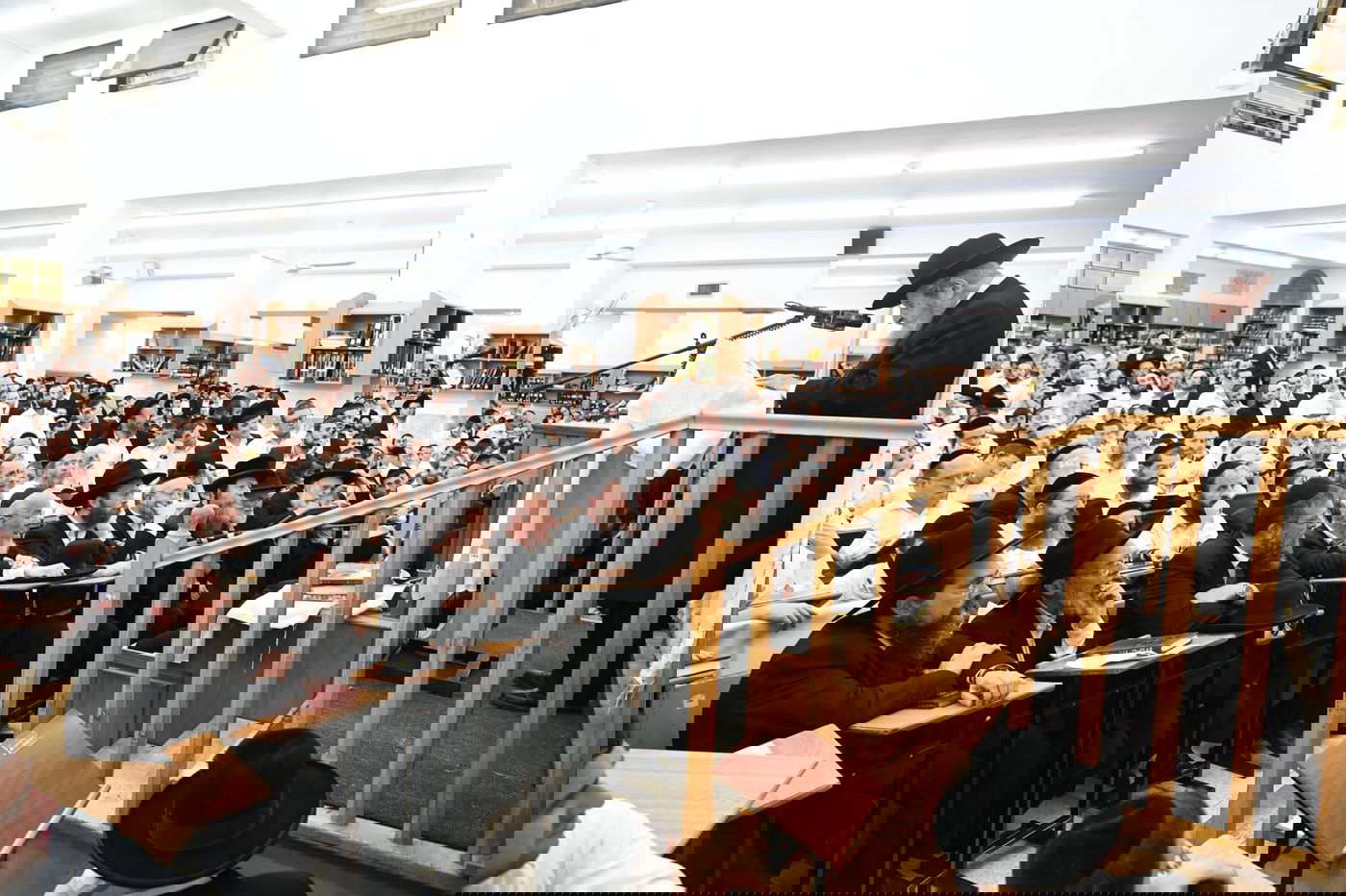 ראש הישיבה הגר"ד לנדו בשיעור ודברי חיזוק בישיבת מיר | תיעוד