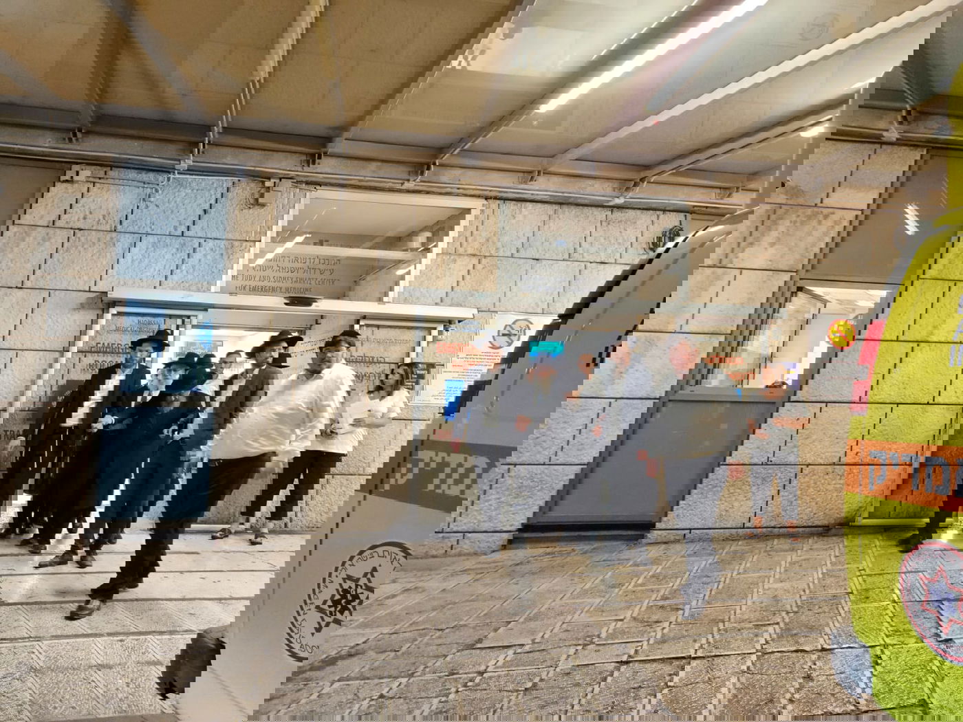 הגר"ד לנדו עלה לביקור חולים אצל הגרב"מ אזרחי | תיעוד