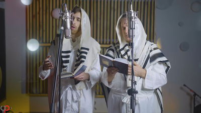 גלעד ואפי פוטולסקי בקליפ חדש לשיר: "היום הרת עולם"