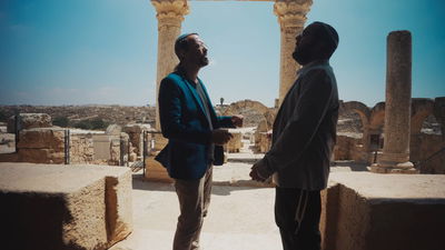 אביחי פז גרינוולד מארח את אבי בניון בלחן חדש: "חביב ליבי"