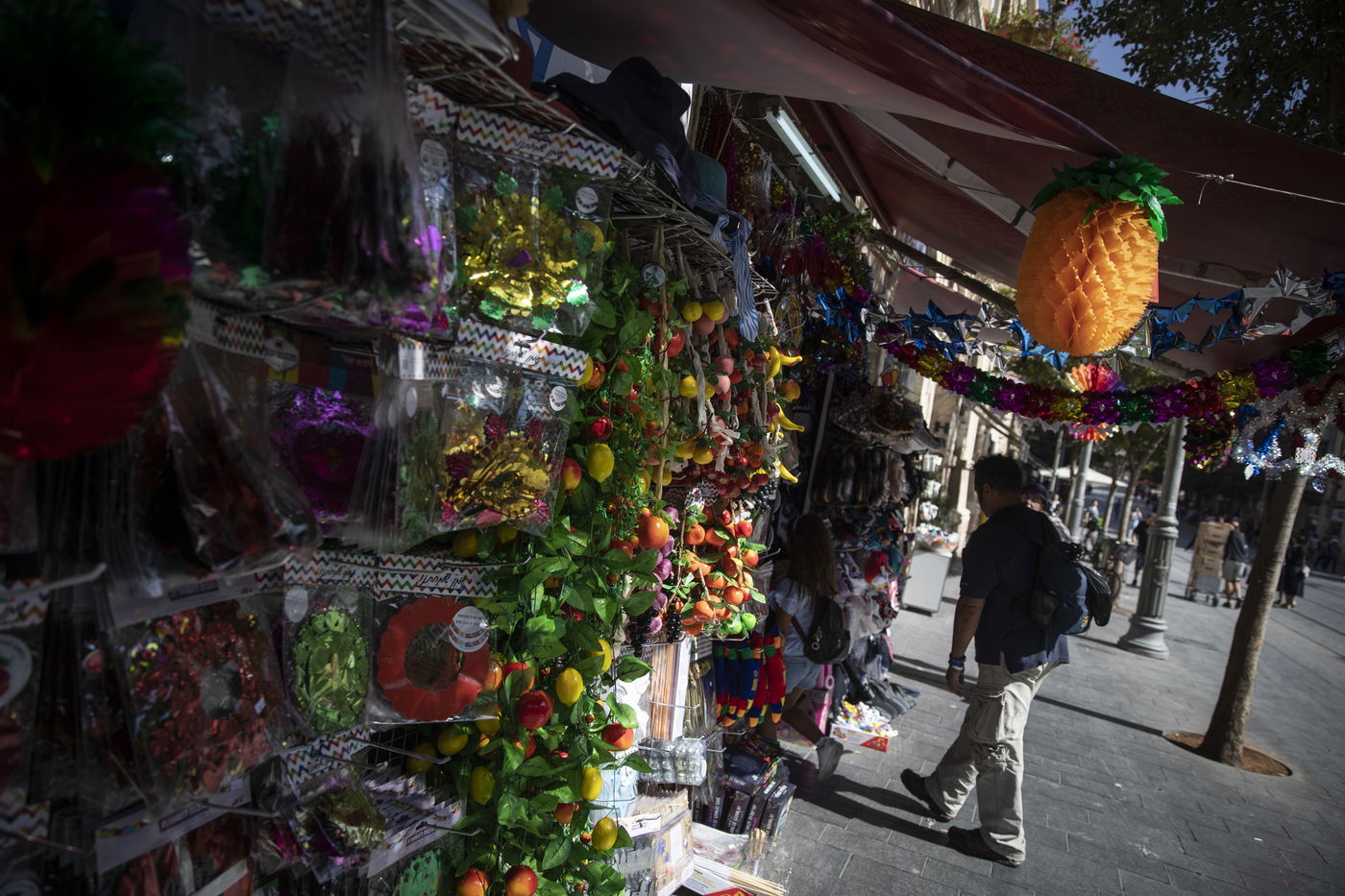 קישוטים לקנייה לתלייה על הסכך