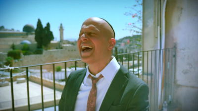 מרגש במיוחד: הבחור שחלה בקליפ קורע שערי שמים: "אדון הסליחות"
