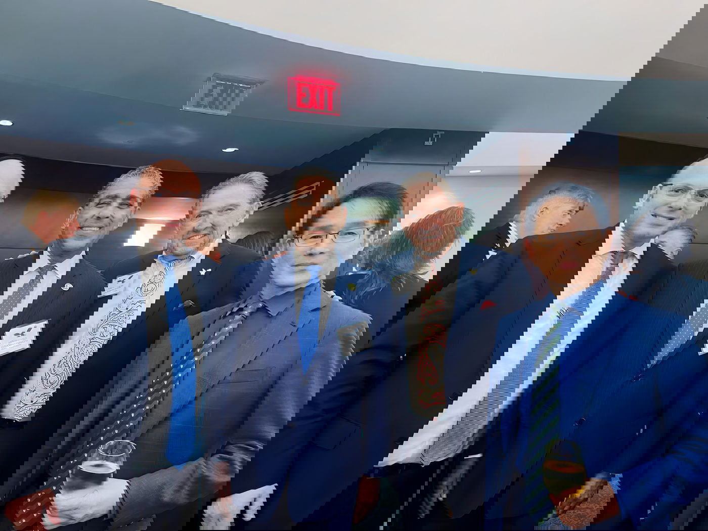 כמאה דיפלומטים ושגרירים מכל העולם הגיעו להשתתף באירוע חרדי