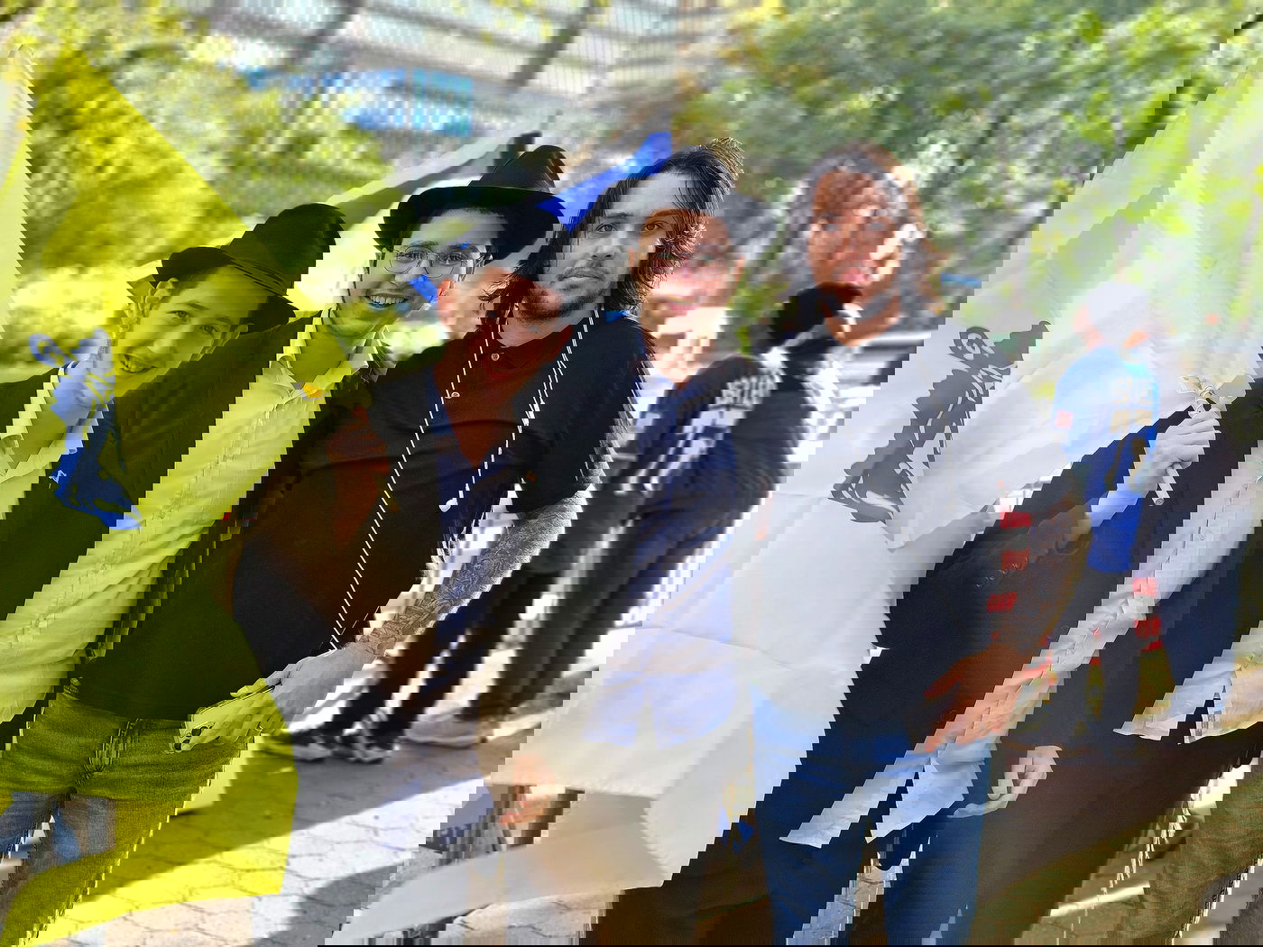 קידוש ה' מול האו"ם: חסידי חב"ד זיכו מפגינים בהנחת תפילין