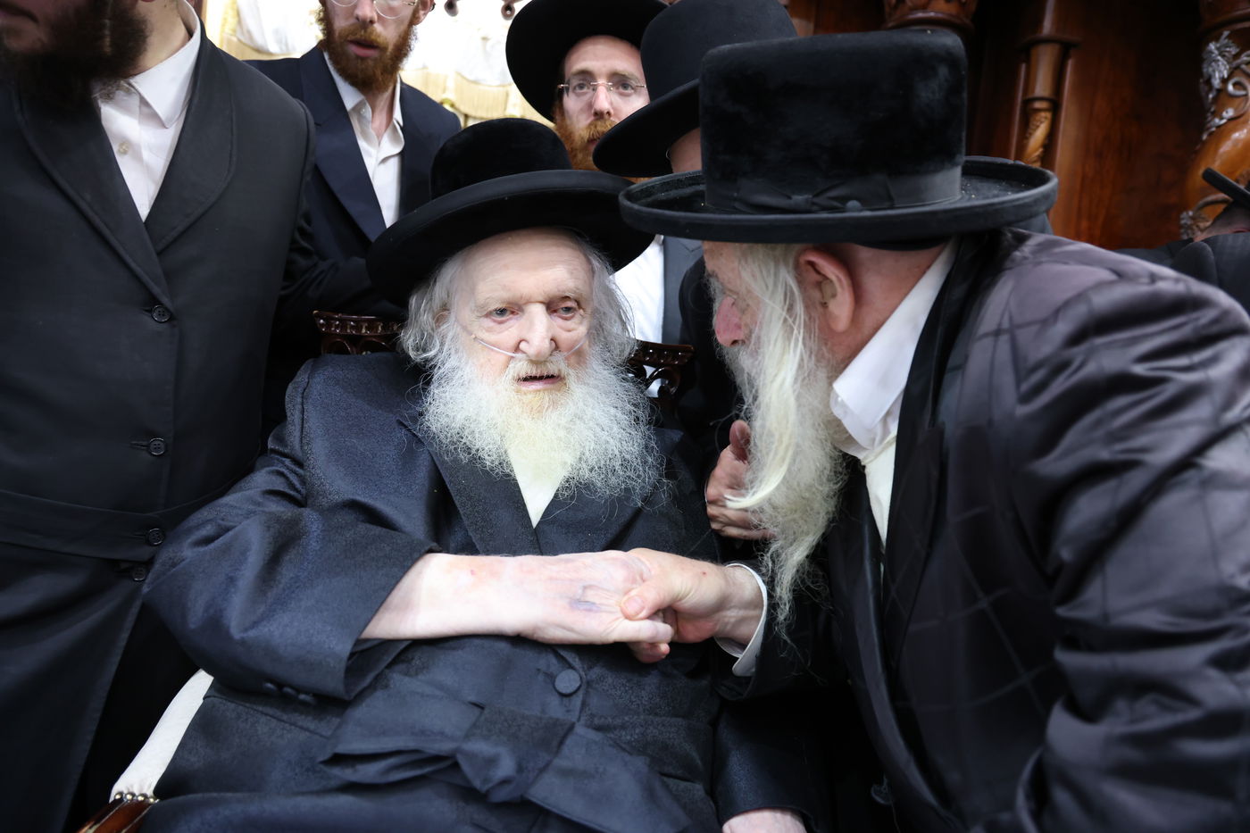 הגר"מ שטרנבוך פסק: "אין לתת סוכריות לילדים ביום כיפור"; זה הנימוק ההלכתי