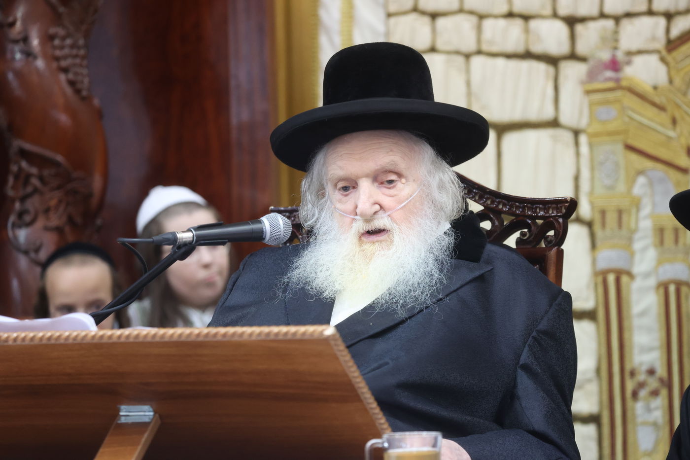 הגר"מ שטרנבוך פסק: "אין לתת סוכריות לילדים ביום כיפור"; זה הנימוק ההלכתי