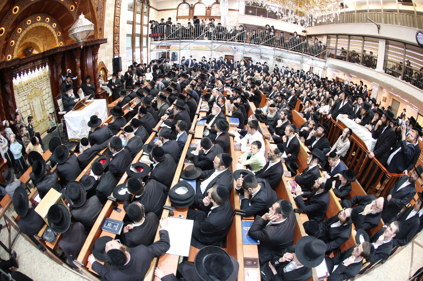 הגר"מ שטרנבוך פסק: "אין לתת סוכריות לילדים ביום כיפור"; זה הנימוק ההלכתי