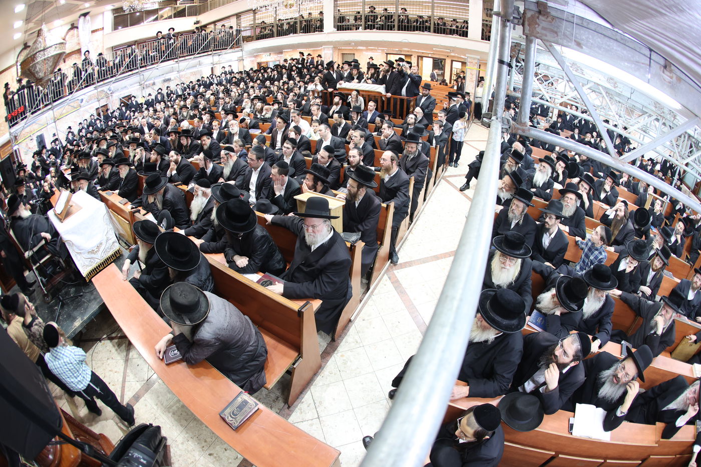 הגר"מ שטרנבוך פסק: "אין לתת סוכריות לילדים ביום כיפור"; זה הנימוק ההלכתי
