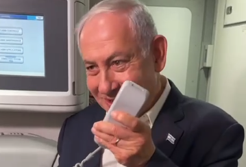 מהכריזה במטוס: נתניהו מסכם בחיוך את ביקורו המדיני באו"ם