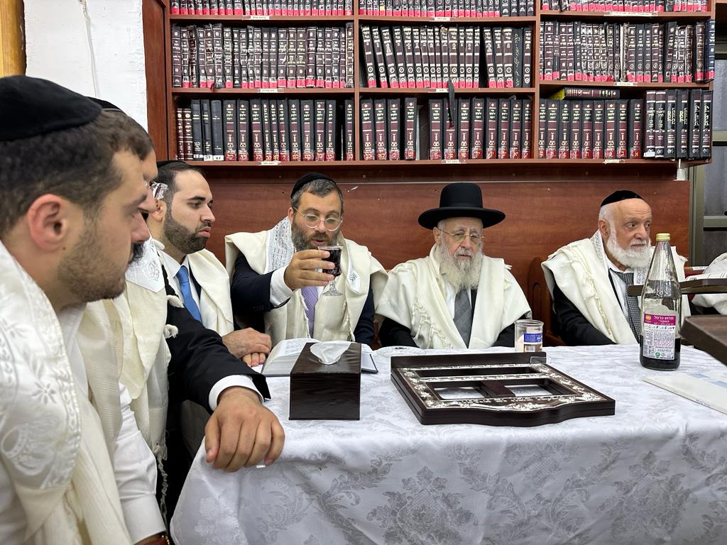 תיעוד: הראשון לציון בברכת הלבנה במוצאי יום הכיפורים