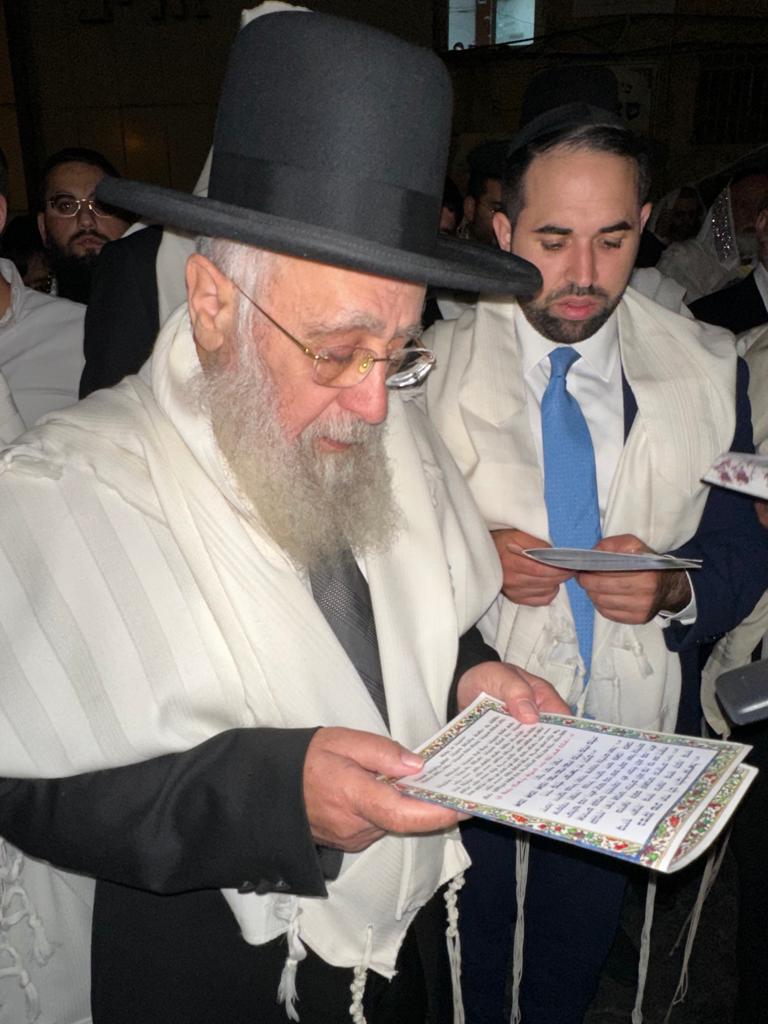 תיעוד: הראשון לציון בברכת הלבנה במוצאי יום הכיפורים